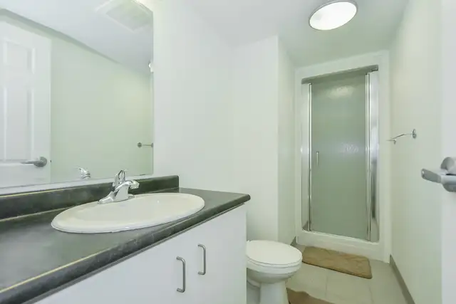 UWaterloo Winter+Spring 2026 Subletting my room on Lester St in Room Rentals & Roommates in Kitchener / Waterloo - Image 4