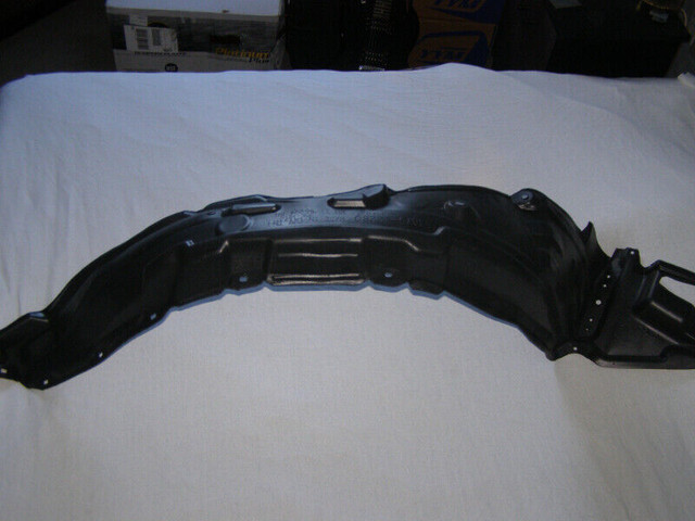 NEUF Fausse Aile Toyota Corolla 2003 - 2008 NEW Inner Fender dans Pièces de carrosserie  à Longueuil/Rive Sud