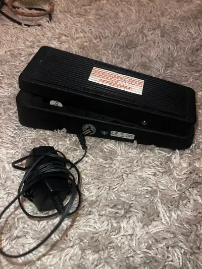 Cry baby wah wah pedal Dunlop, View more