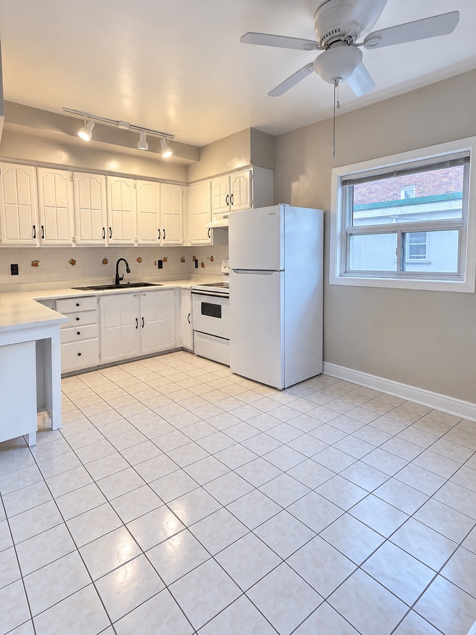 Massive 2-Bedroom Apartment + Private Deck 5