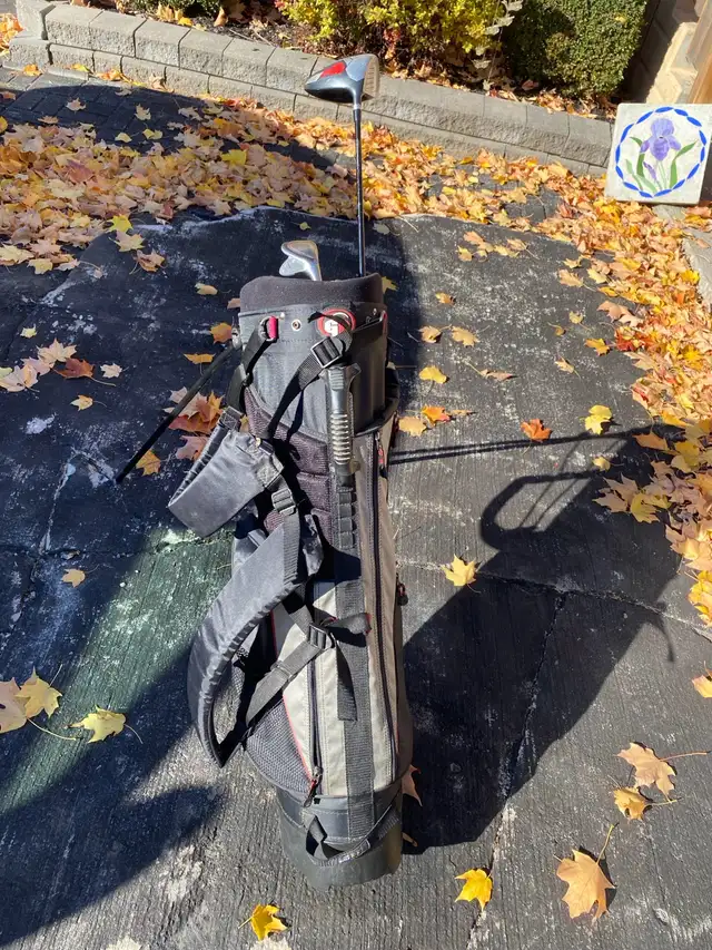 golf clubs and bag in Golf in Belleville - Image 11