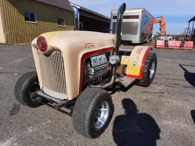 TRACTEUR DE TIRE à gas, engine: Honda Goldwing 2007 GL1800, millage: 6000 km 3 throttle body, transm...