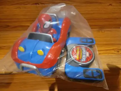 Good working condition. No battery. Choose either Hulk or Spider-Man, price is per set. HULK ™ IS RE...
