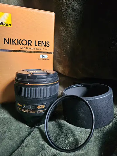 Nikon AF-S NIKKOR 85mm f/1.4G Lens, View more