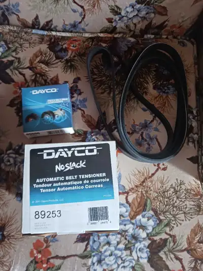 For 2001 6L engine and probably other years. Contains tensioner, idler pulley and belt.
