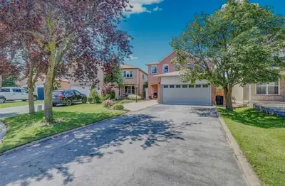 Bright 2-Bedroom Basement Apartment with Private Entrance – PICKERING! Welcome to this BRAND NEW cle...