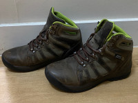 Bogs women’s hiking boots for sale