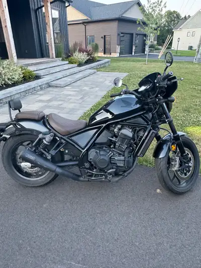 Experience the perfect blend of power and style with this well-maintained Honda Rebel 1100, featurin...