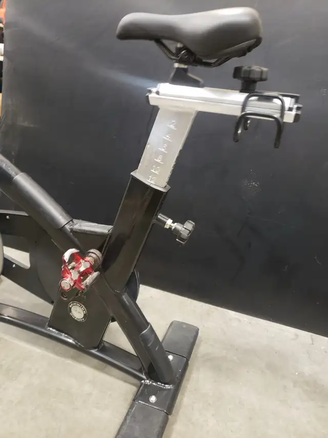 Schwinn Stationary Bike in Exercise Equipment in Delta/Surrey/Langley - Image 4