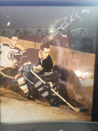 Red Kelly Toronto Maple Leafs 8 by 10 autographed picture 
