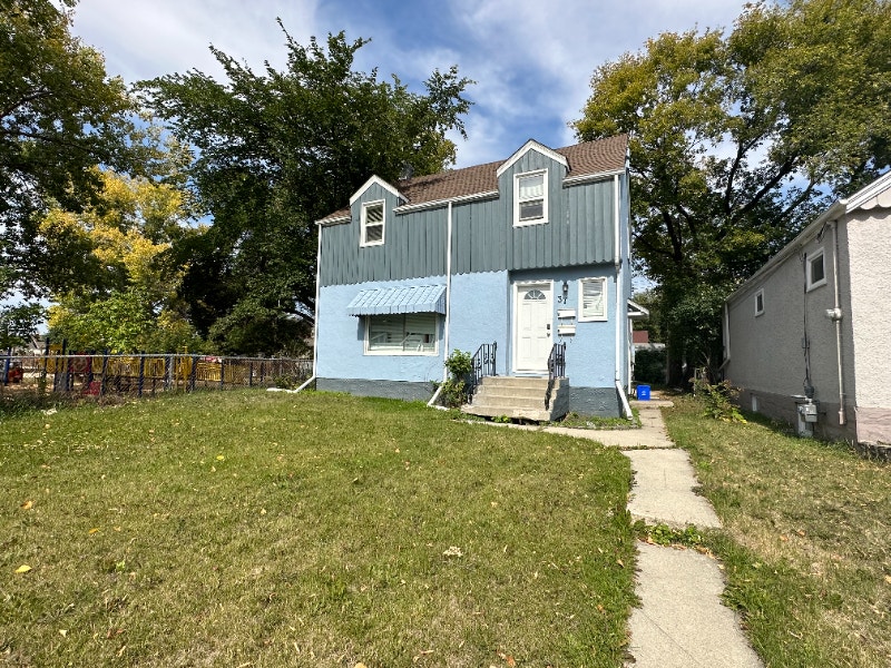 2 Bed 1 Bath Duplex in Glenelm *Pet Friendly & Playground* Long Term
