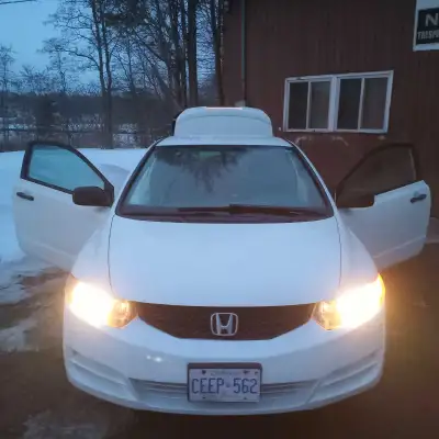 2010 Honda Civic automatic 4 cylinder, drives great, looks impressively good, no rust at all, Engine...