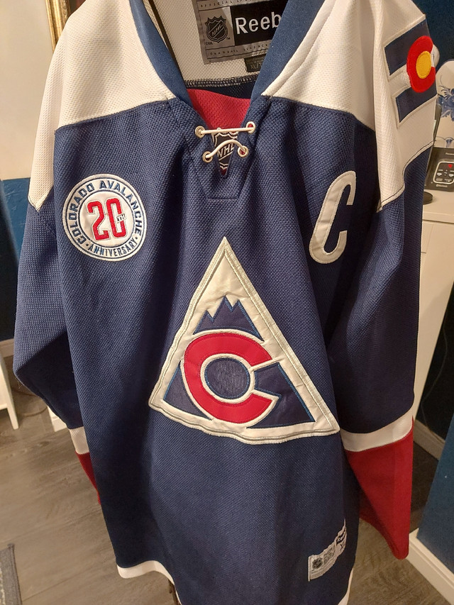 Colorado avalanche jersey xl in Other in Calgary - Image 3
