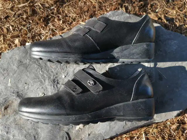 Fluchos Leather Shoes Women Size 39 (8) New in Women's - Shoes in Calgary - Image 5