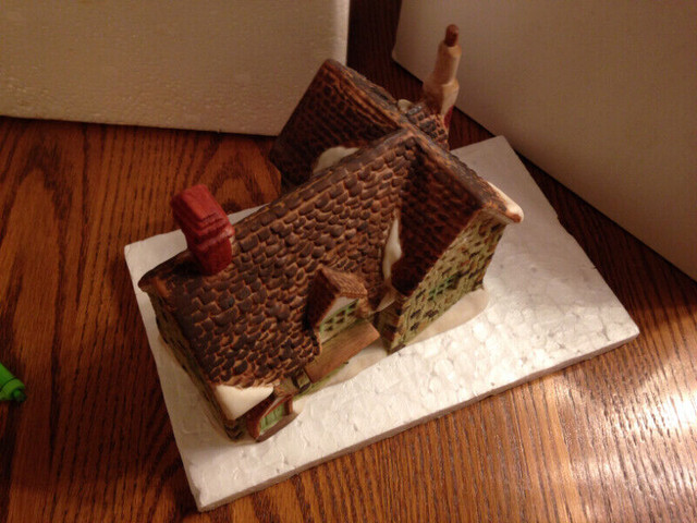 DEPT 56 - STONE COTTAGE - ATTENTION SERIOUS DICKENS COLLECTORS in Arts & Collectibles in Markham / York Region - Image 4