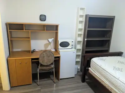 $900/mo now! Offering a fully furnished room in the desirable U3 apartment building. It is located j...