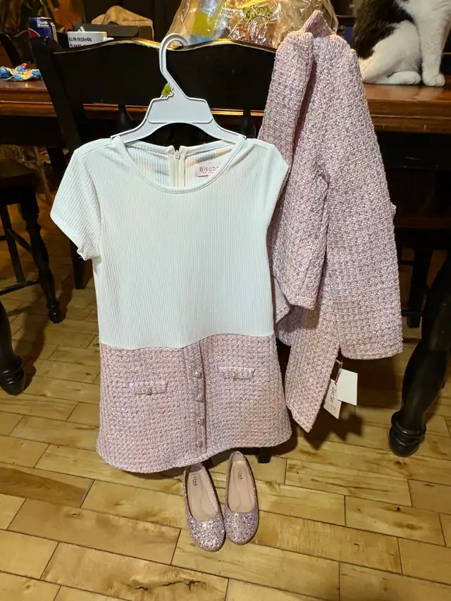 Girls size 12 sparkle dress and shoes size 4. in Kids & Youth in City of Halifax - Image 5