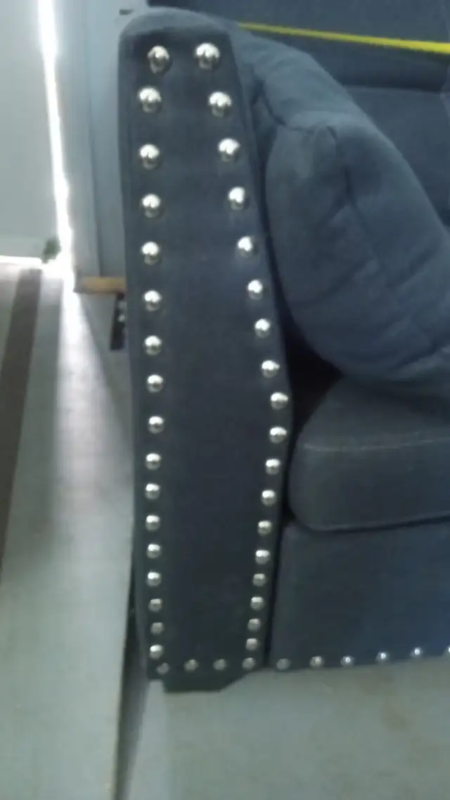 Nice Couch553852251794974721