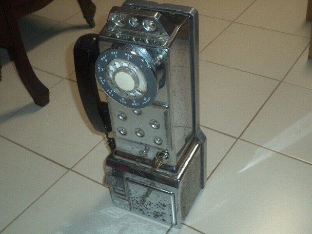 Antique /Vintage Chrome Payphone in Arts & Collectibles in Mississauga / Peel Region - Image 2