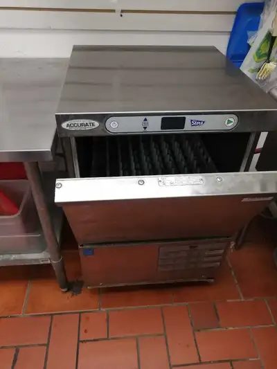 Stero commercial dishwasher model-SUH (broken) $125 negotiable. Water pump or board not working. You...