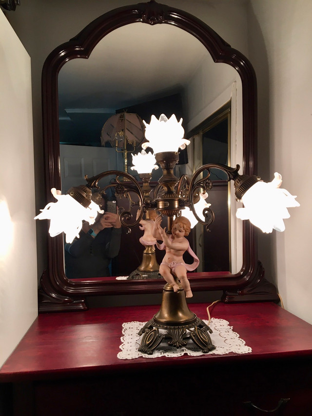 LAMPE ANTIQUE CHÉRUBIN comme NEUVE CHERUB LAMP MINT CONDITION dans Art et objets de collection  à Laval/Rive Nord - Image 2