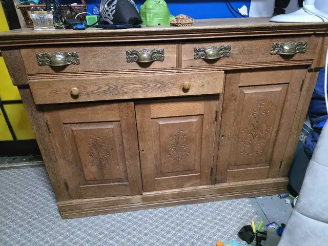 Antique Cabinet in Hutches & Display Cabinets in Napanee - Image 2