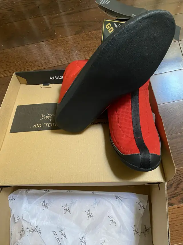 Arc’teryx Gortex  mid shoe linear in Men's Shoes in City of Toronto - Image 4