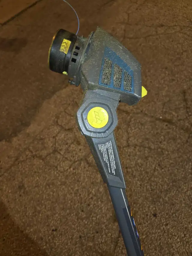 Yardworks String Trimmer in Lawnmowers & Leaf Blowers in City of Toronto - Image 5