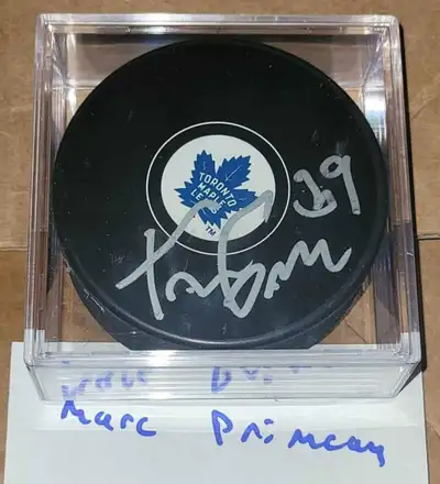 Travis Green signed puck Leafs Senators Hockey / Rondelle signée, View more