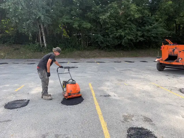 Hot Asphalt, Hot Asphalt Patches, Cut And Patch, Potholes in Snow Removal & Property Maintenance in City of Toronto - Image 3