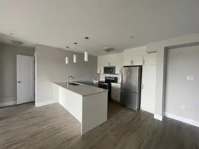 2 Bedroom 2 Bathroom unit- Available August 1st