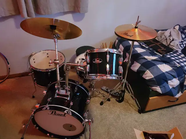 Pearl Drumset - Black in Drums & Percussion in Woodstock - Image 3