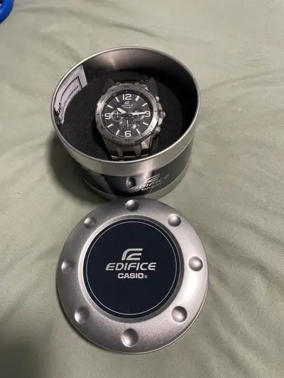 Great manly face with heavy bracelet comes with extra links