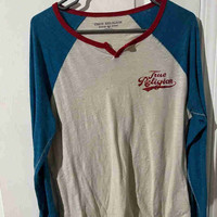 True Religion longsleeve shirt Size: L $40 IG: @SoleWorldWideHyp