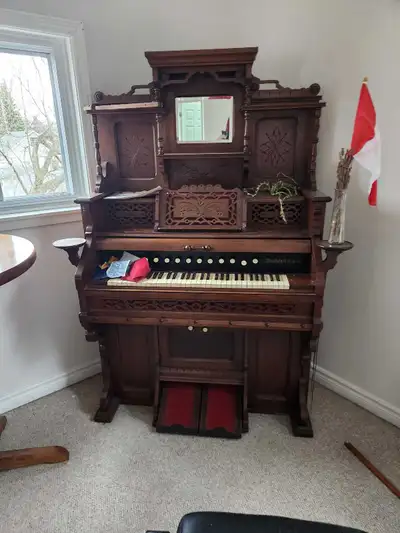 Vintage  organ, View more