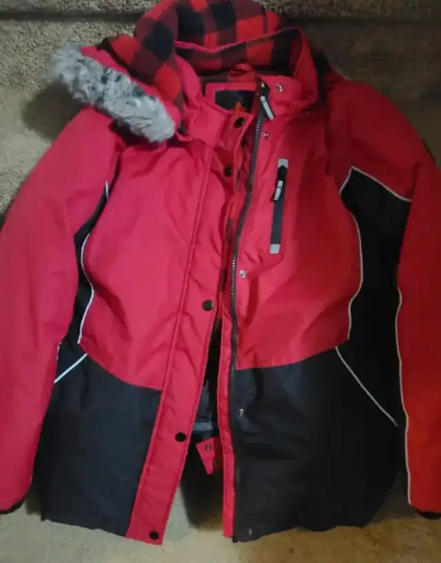 Winter jacket & snow pants size 15/16 in Kids & Youth in Edmonton - Image 5