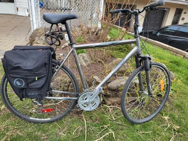 norco hybrid top shape 150$firm in Cruiser, Commuter & Hybrid in City of Montréal - Image 3