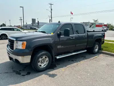 Selling my 2010 GMC Sierra 2500 SLT. 216k. Diesel. 4x4. Leather. Sun Roof. Satellite Radio Capabilit...