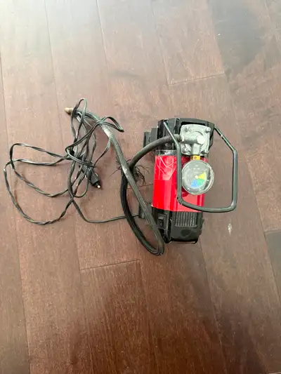 Heavy-duty air compressor, little broken on the side but working, View more