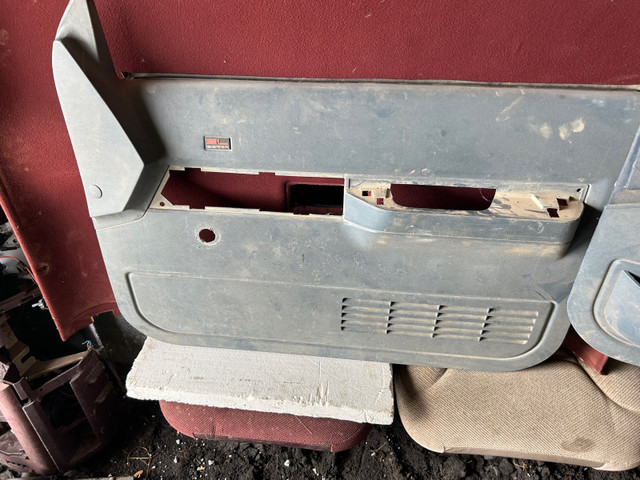 Manual Door Panels in Auto Body Parts in Winnipeg