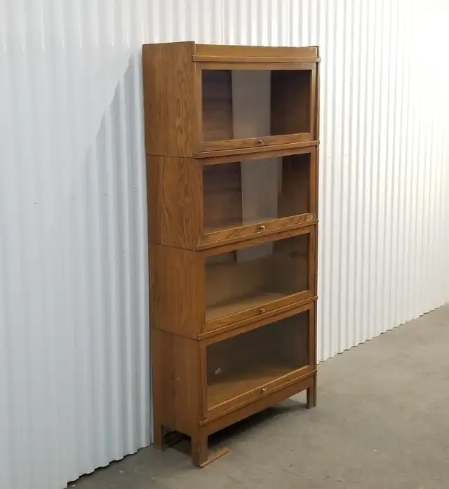 Barrister bookcase lt brown oak 4 tier 4 part Spiesz glass doors in Bookcases & Shelving Units in Ottawa - Image 2