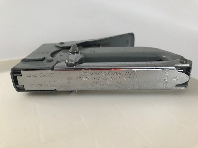 Swingline #101 Stapler - Heavy Duty Tacker in Hobbies & Crafts in Markham / York Region - Image 2