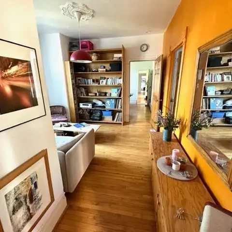 English below Chambre meublée dans un grand appartement ensoleillé. Hochelaga-Maisonneuve, Montréal...