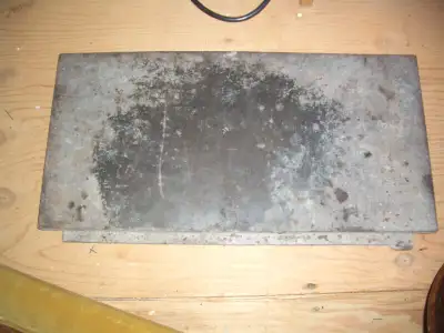 plaque de fondre qui va devant le poele pour cendre 20 dollars, View more
