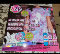 Mermaid vibes tie dye (new in box)