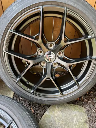 Négociable 4 roues Braelin BR14 18’’x 8’’ avec 4 pneus d’été 1 roue de surplus sans pneu Bolt patter...