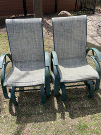 2 chaises berçantes pour extérieur 