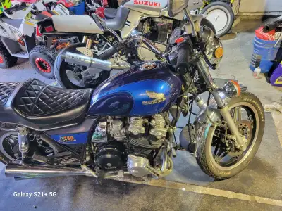 1982 cruiser needs alittle tlc but runs like a champ just over Eleven thousand kilometers runs aweso...