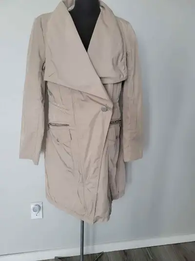 Guess Trench Coat size M. Firm price, View more