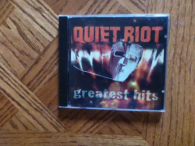 Greatest Hits – Quiet Riot    CD   mint  $8.00628637312968971223